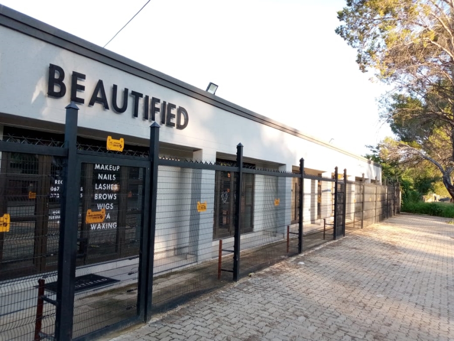 To Let commercial Property for Rent in Golf View North West